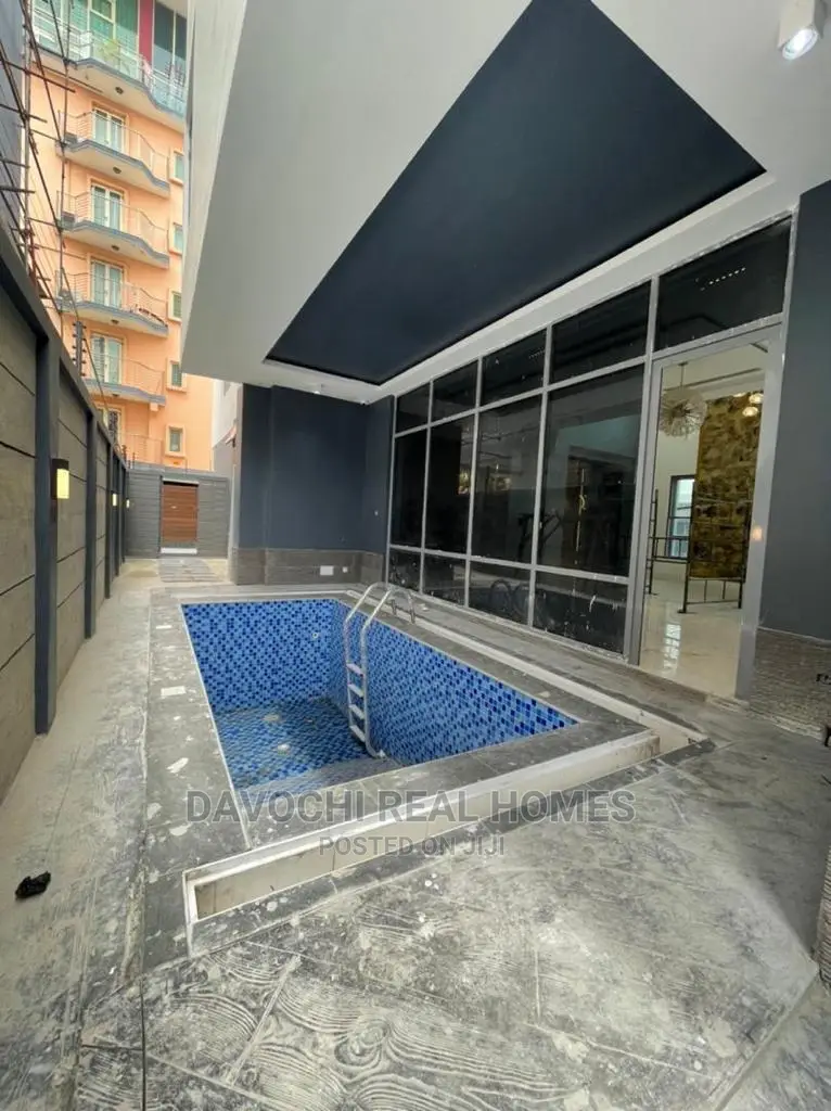 5bdrm Duplex in Ikoyi for Sale