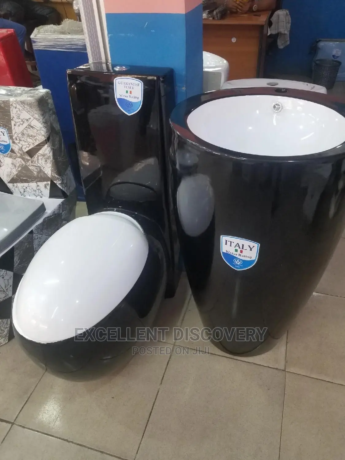 02 Italian Water Closet BK