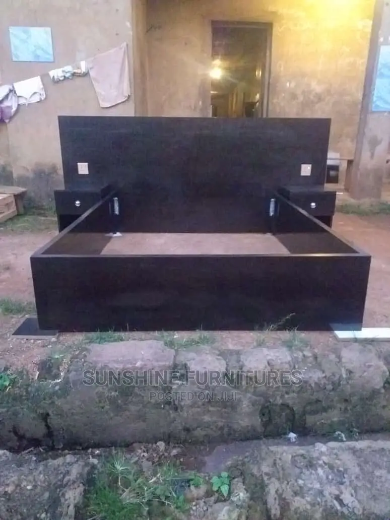 6/6ft Family Size Bedframe With Rope Light
