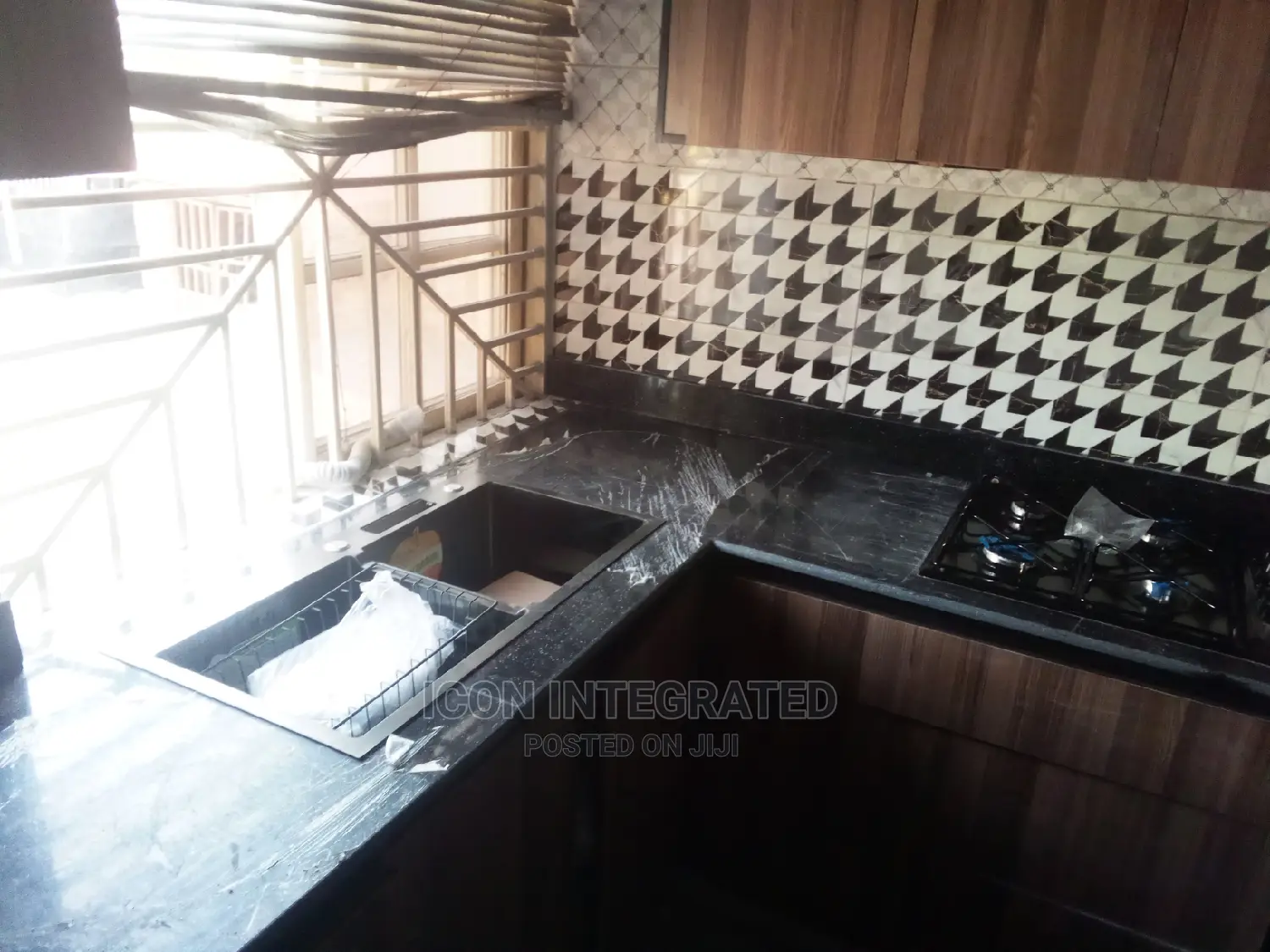 Kitchen Counter Installation