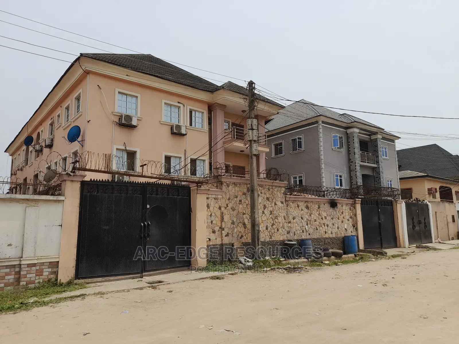 3bdrm Block of Flats in Ago Palace for sale