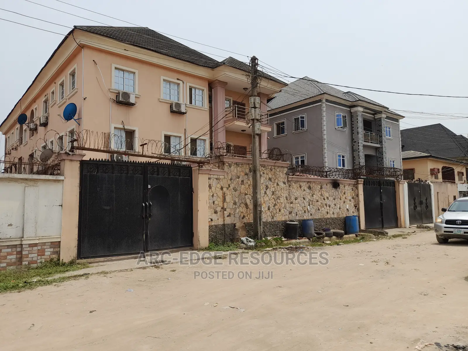 3bdrm Block of Flats in Ago Palace for sale