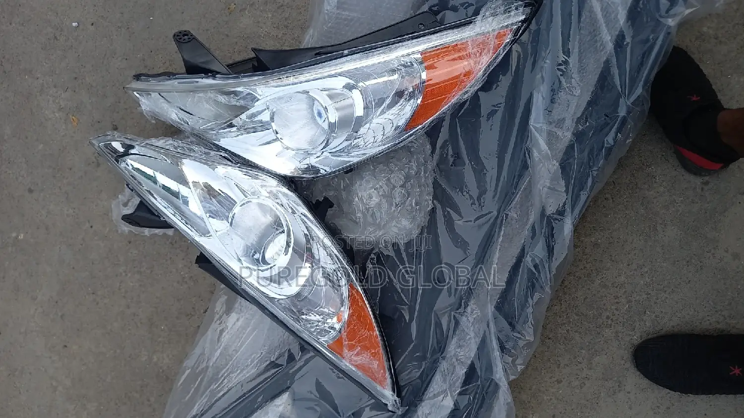 Set of Sonata 2011 Headlamp Available
