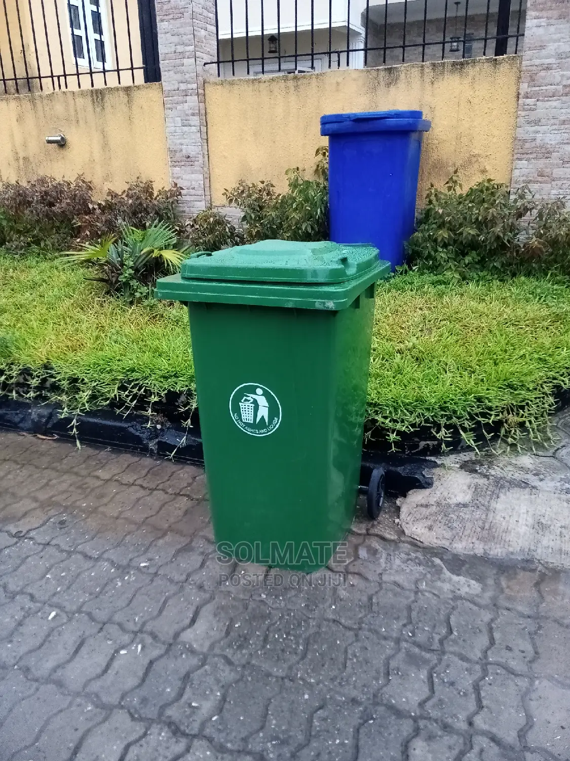 Lawma 240 Liter Regular Wheelie Bin