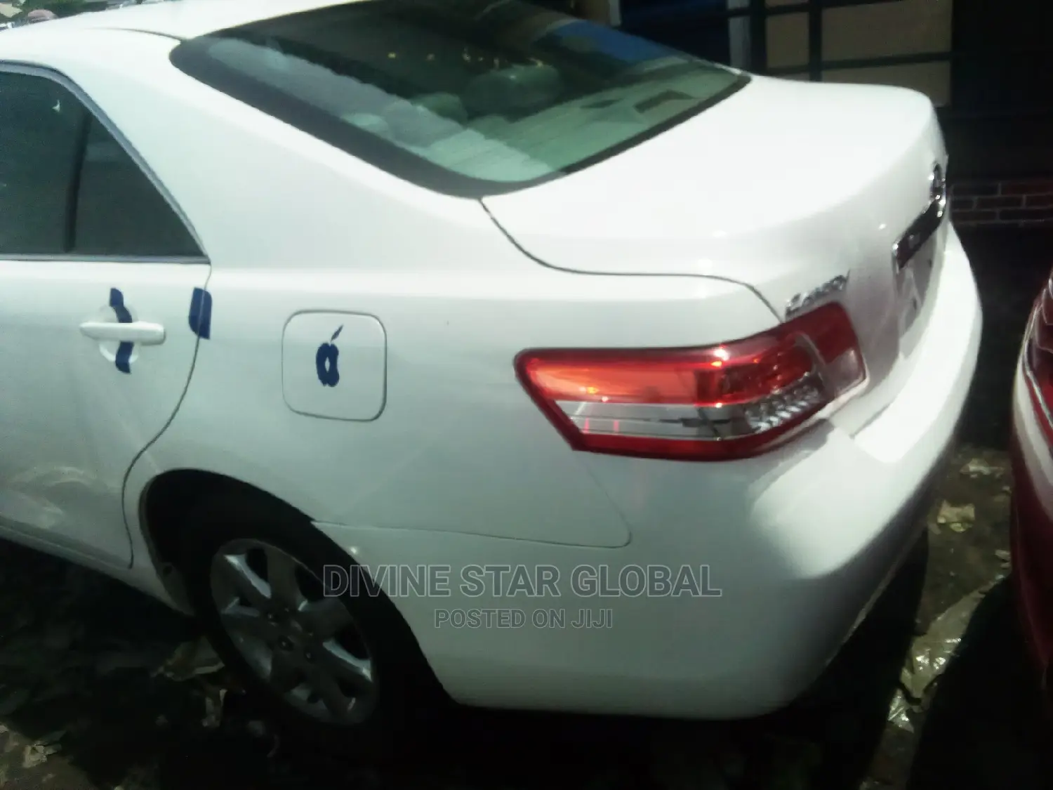 Toyota Camry LE 4dr Sedan (2.5L 4cyl 6A) 2011 White