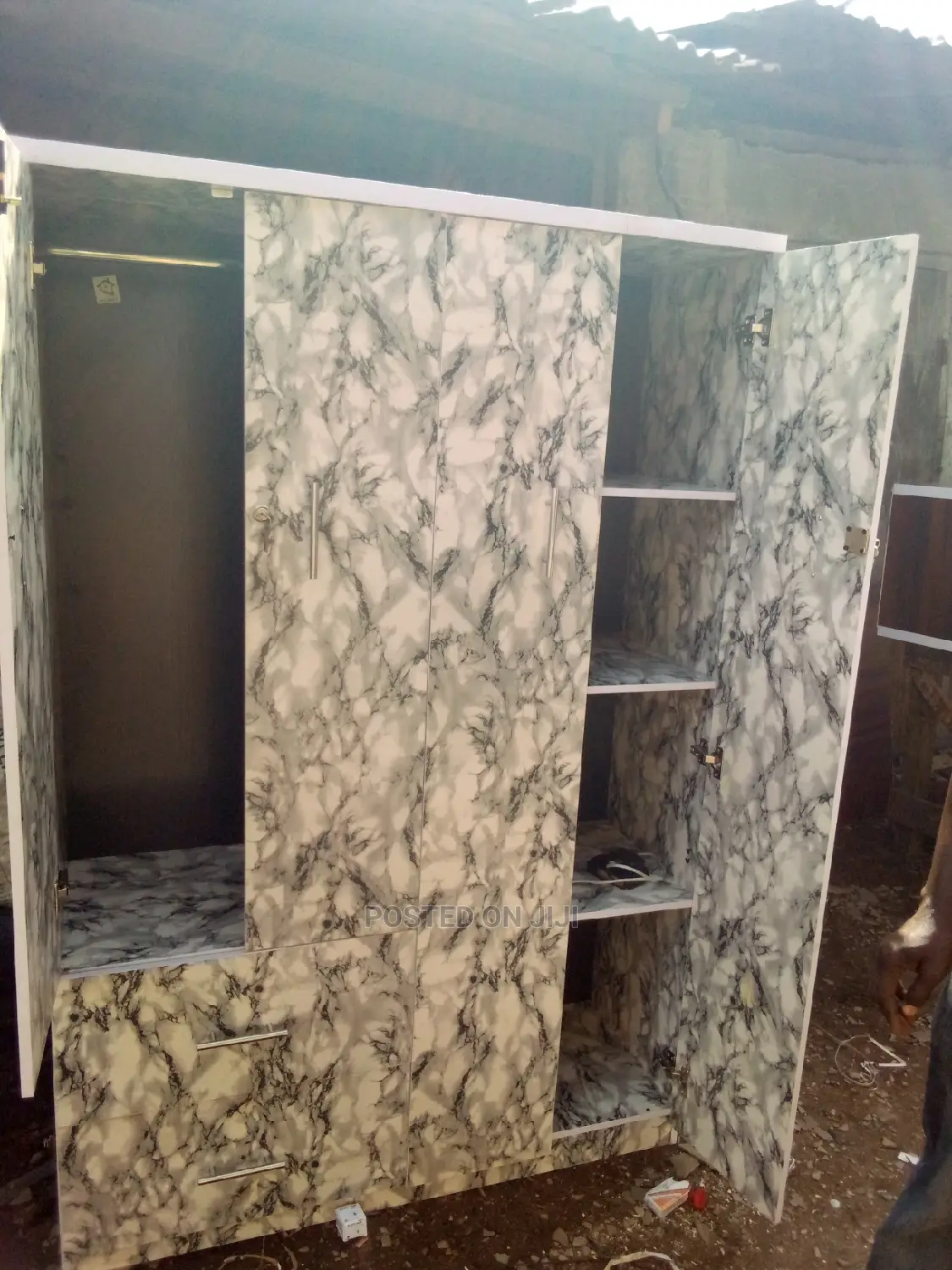 Wardrobe - Size 4 Ft Wide 6 Ft Height 