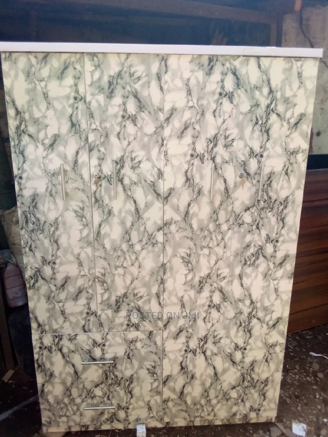 Wardrobe - Size 4 Ft Wide 6 Ft Height 