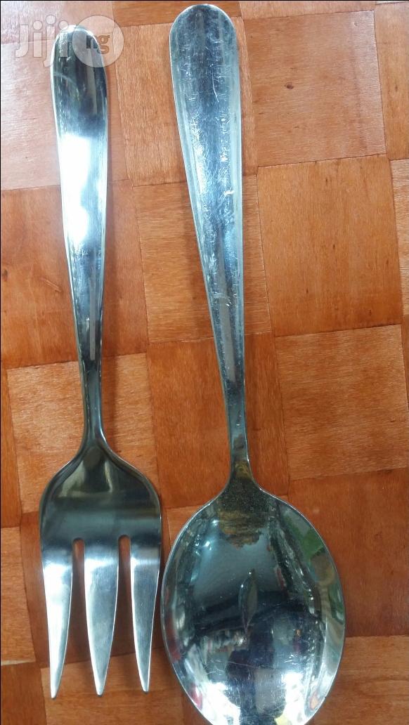 Stsinless Still Serving Fork and Spoon in Pcs