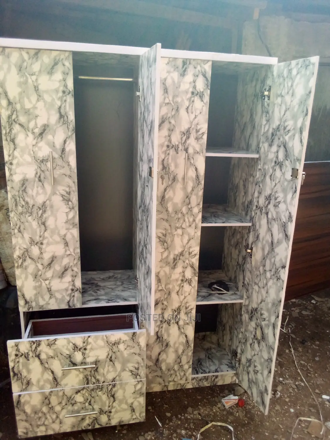 Wardrobe - Size 4 Ft Wide 6 Ft Height