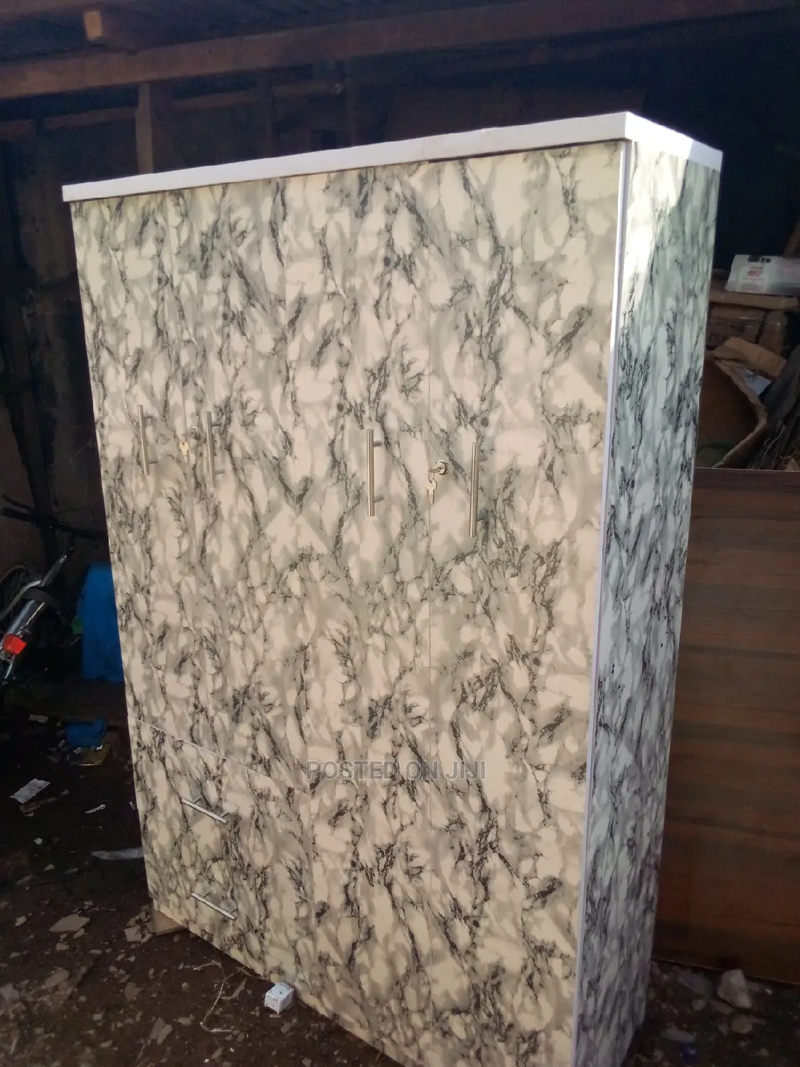 Wardrobe - Size 4 Ft Wide 6 Ft Height 