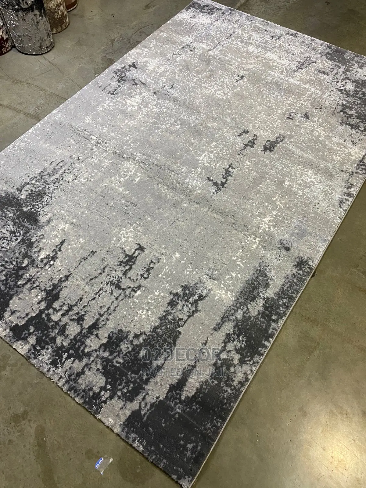 Gray Color Carper for Sitting Room (4/6 and 5/7)