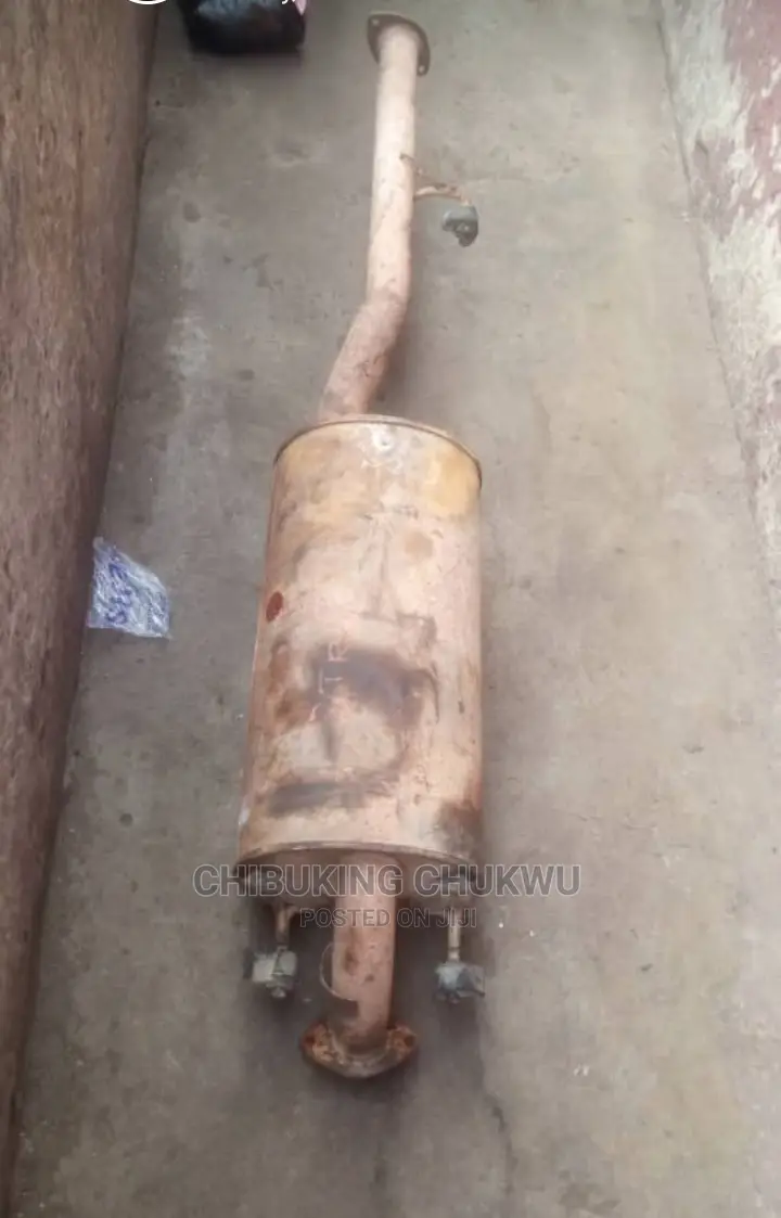 Toyota 2.7 Hilux Center Exhaust Pot.