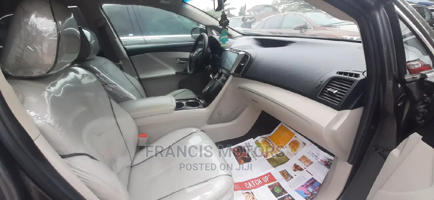 Toyota Venza AWD 2012 Gray