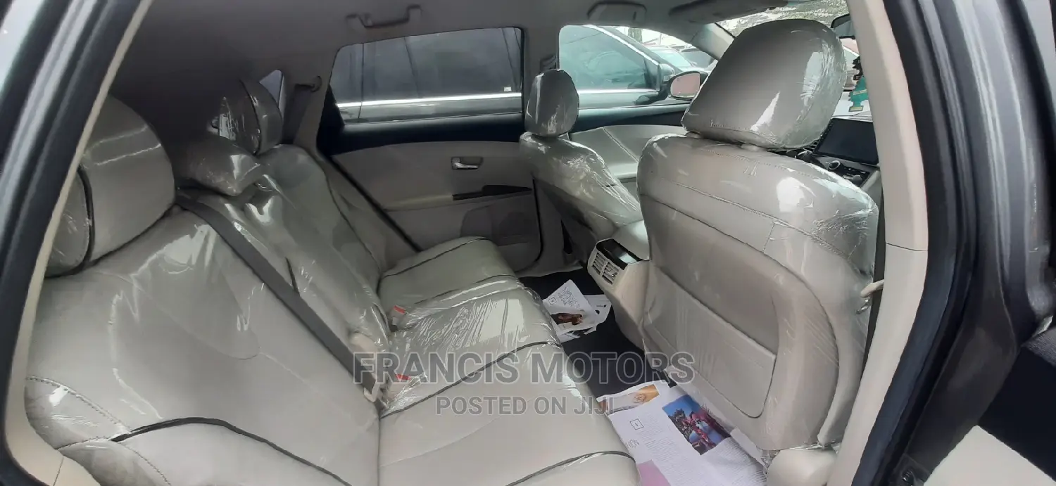 Toyota Venza AWD 2012 Gray