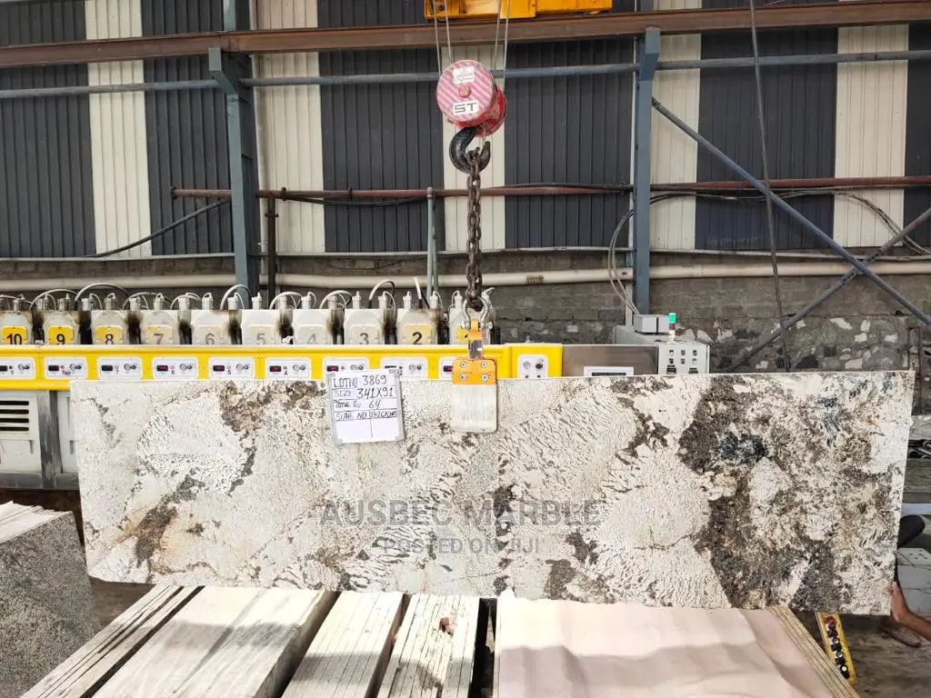 Granite Slab for Kitchen Top and Staircase