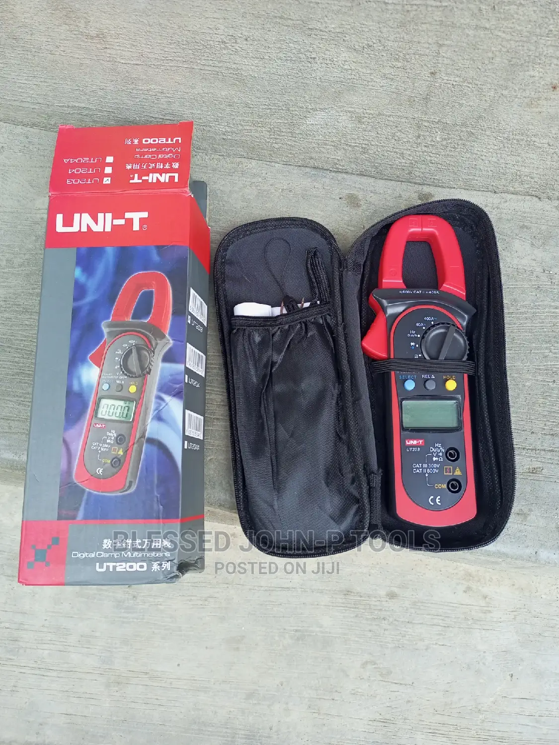 Uni-T Digital Clamp Meter