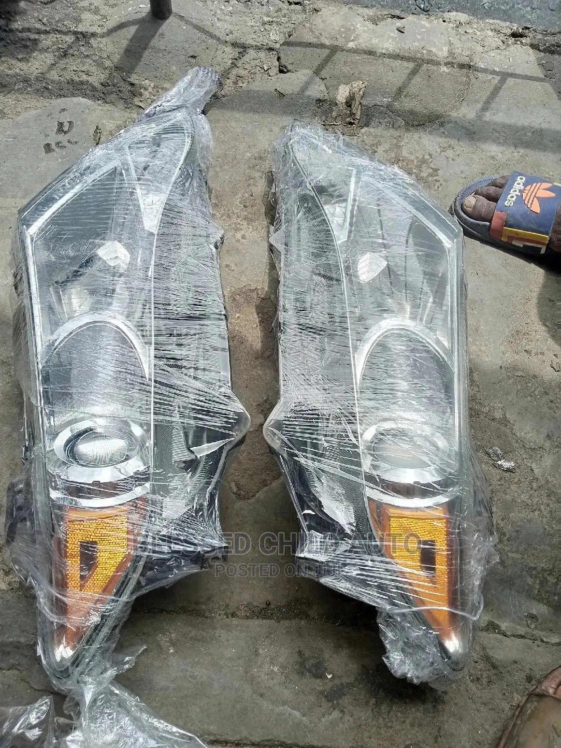 Headlamp Toyota Venza 2009 Non Charger