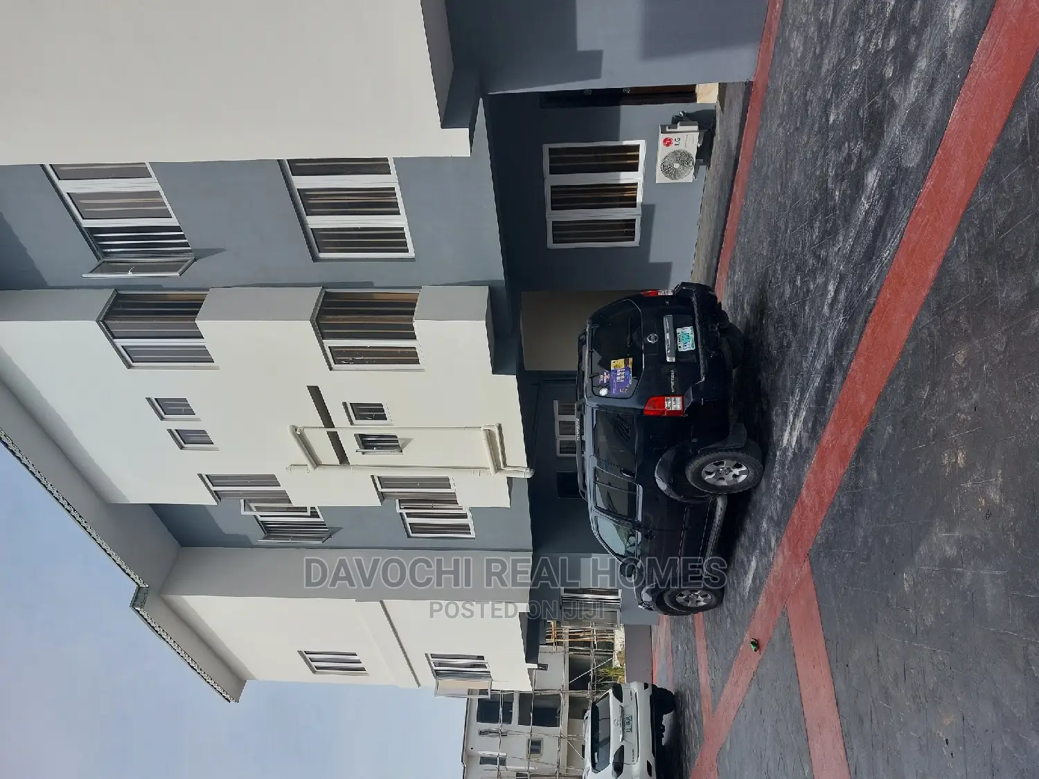 3bdrm Apartment in Orchid Road, Lekki Phase 2 for rent