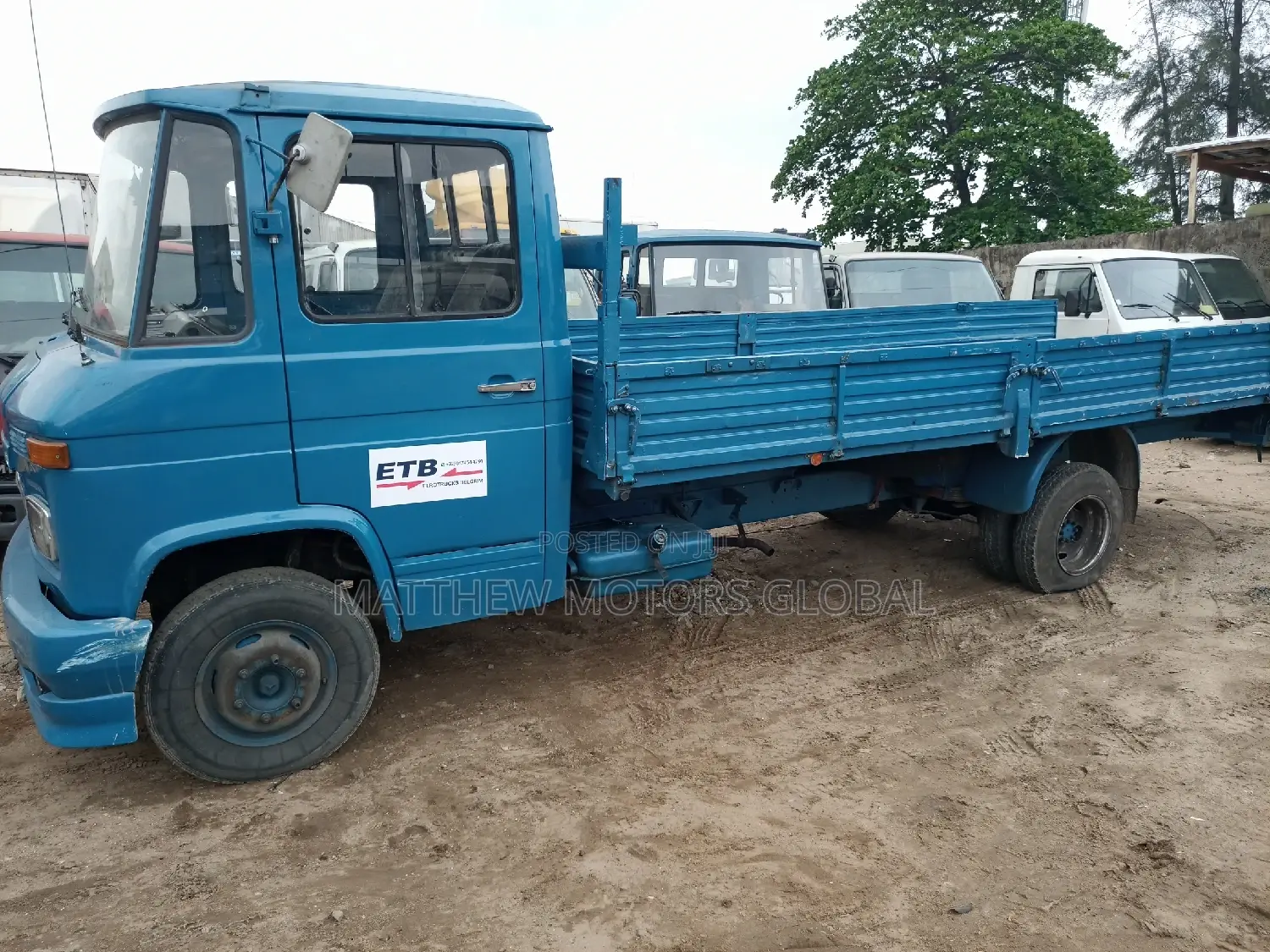 Clean Mercedes Benz 608d Truck, Long Bucket
