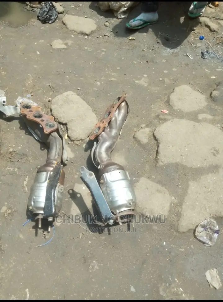 Toyota PRADO 2010 Manifold Catalytic Exhaust Pot Set.