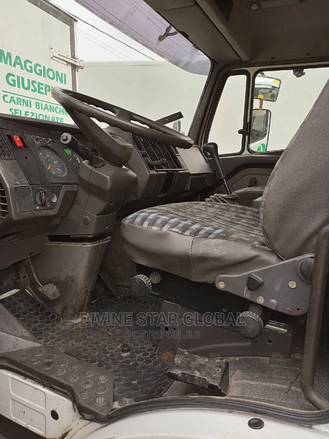 1717 Mercedes Benz Truck