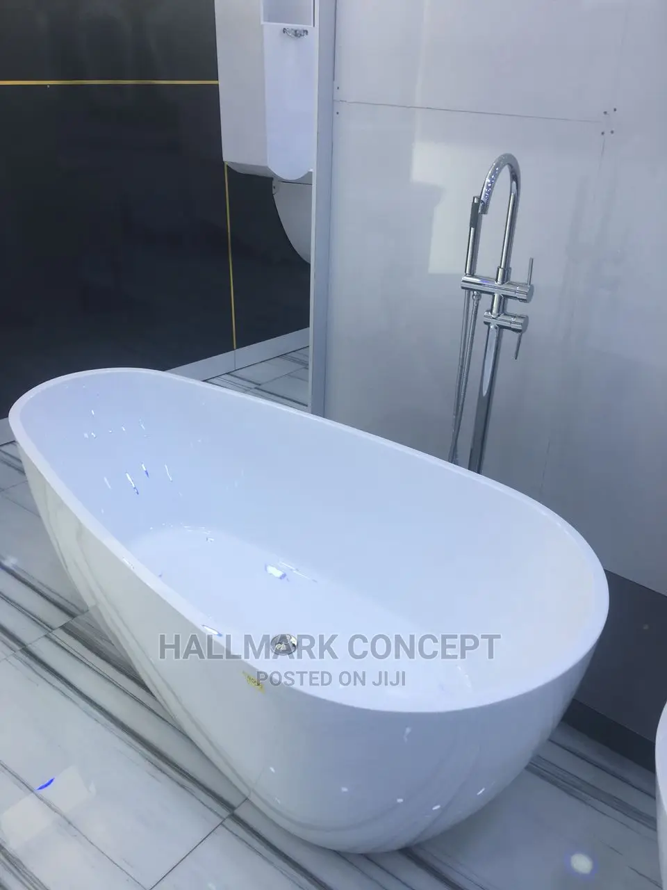 Free Standing Bath Tubs With Chrome Mixers