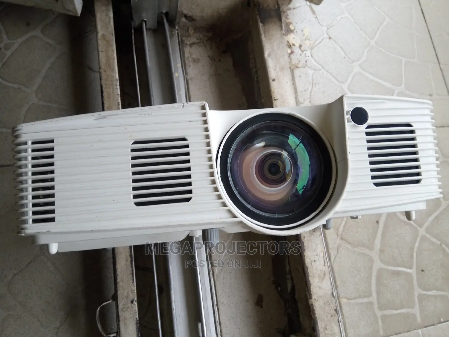 Exclusive Quality Optoma DLP Projector