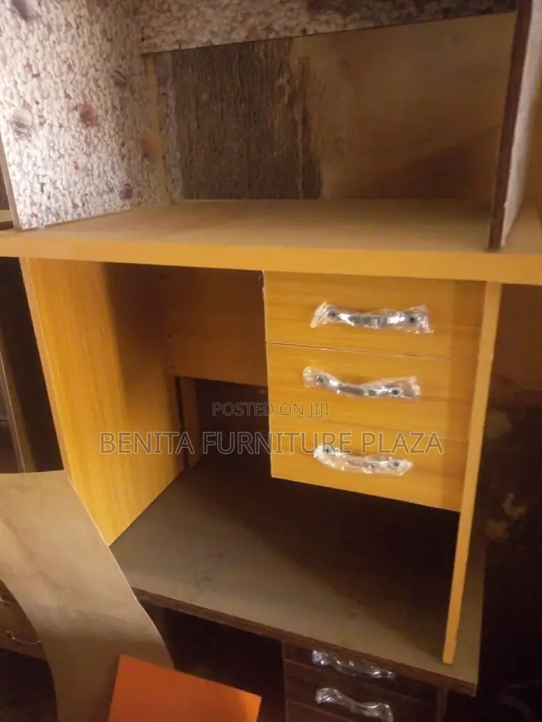 Hrand New Office Table for Sale