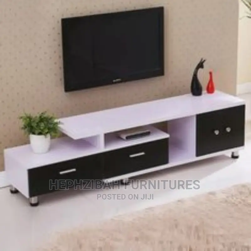 5ft Television Stand With Drawers And Doors