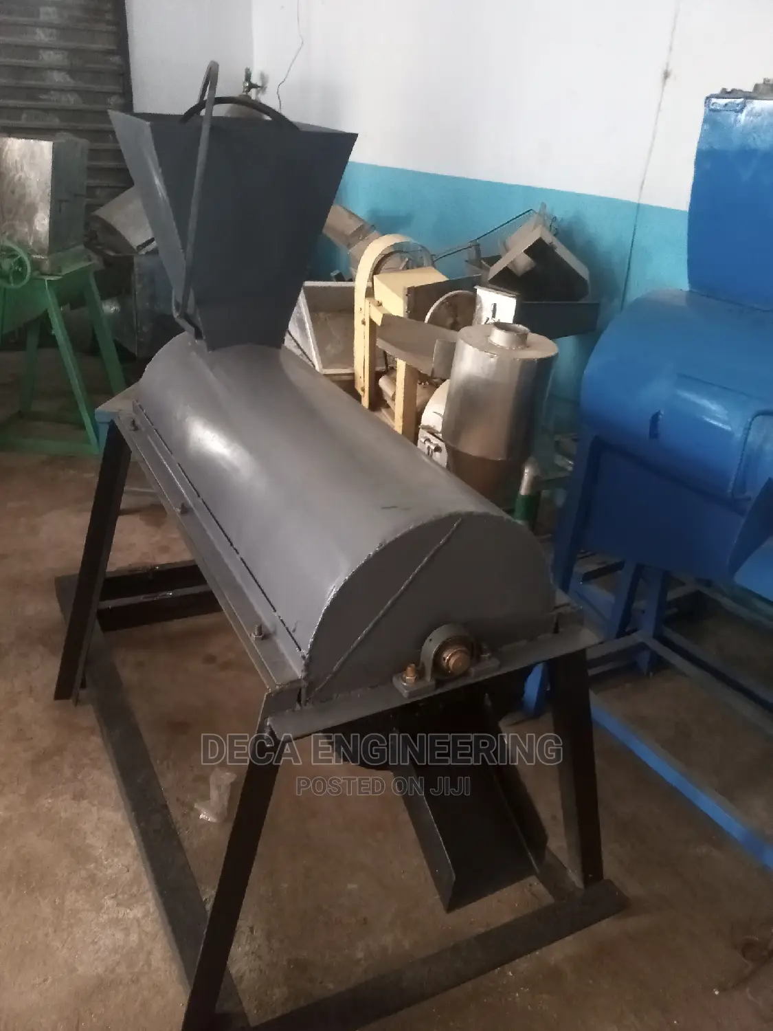 Nut and Fibre Separator
