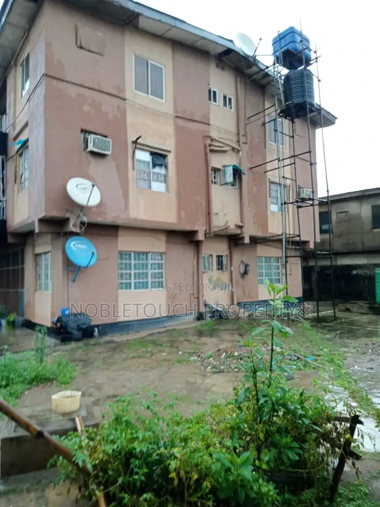 3bdrm Block of Flats in Council Idimu Lagos Iseri Olofin for sale