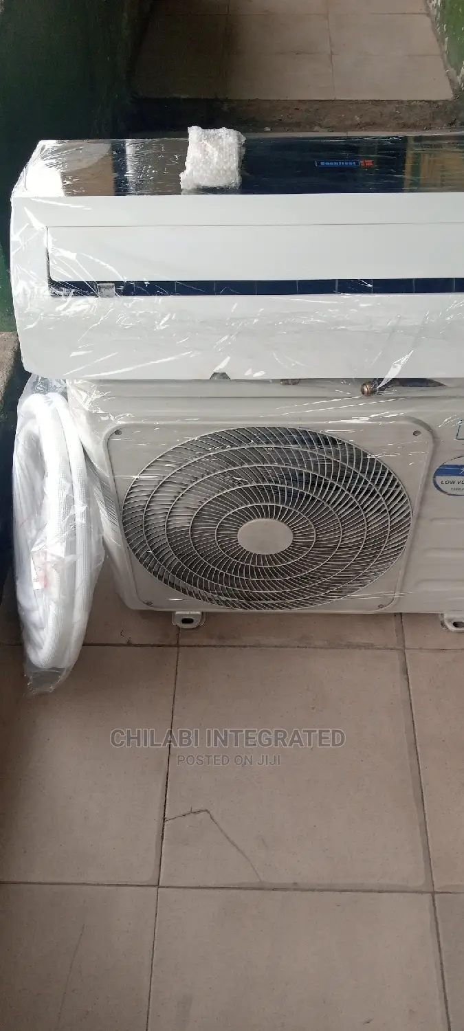 1 Month Old Neat 1.5HP SCANFROST LOW VOLTAGE Air Conditioner