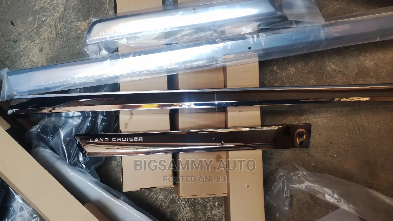 Landcruiser 2018/2020 Door Moulding