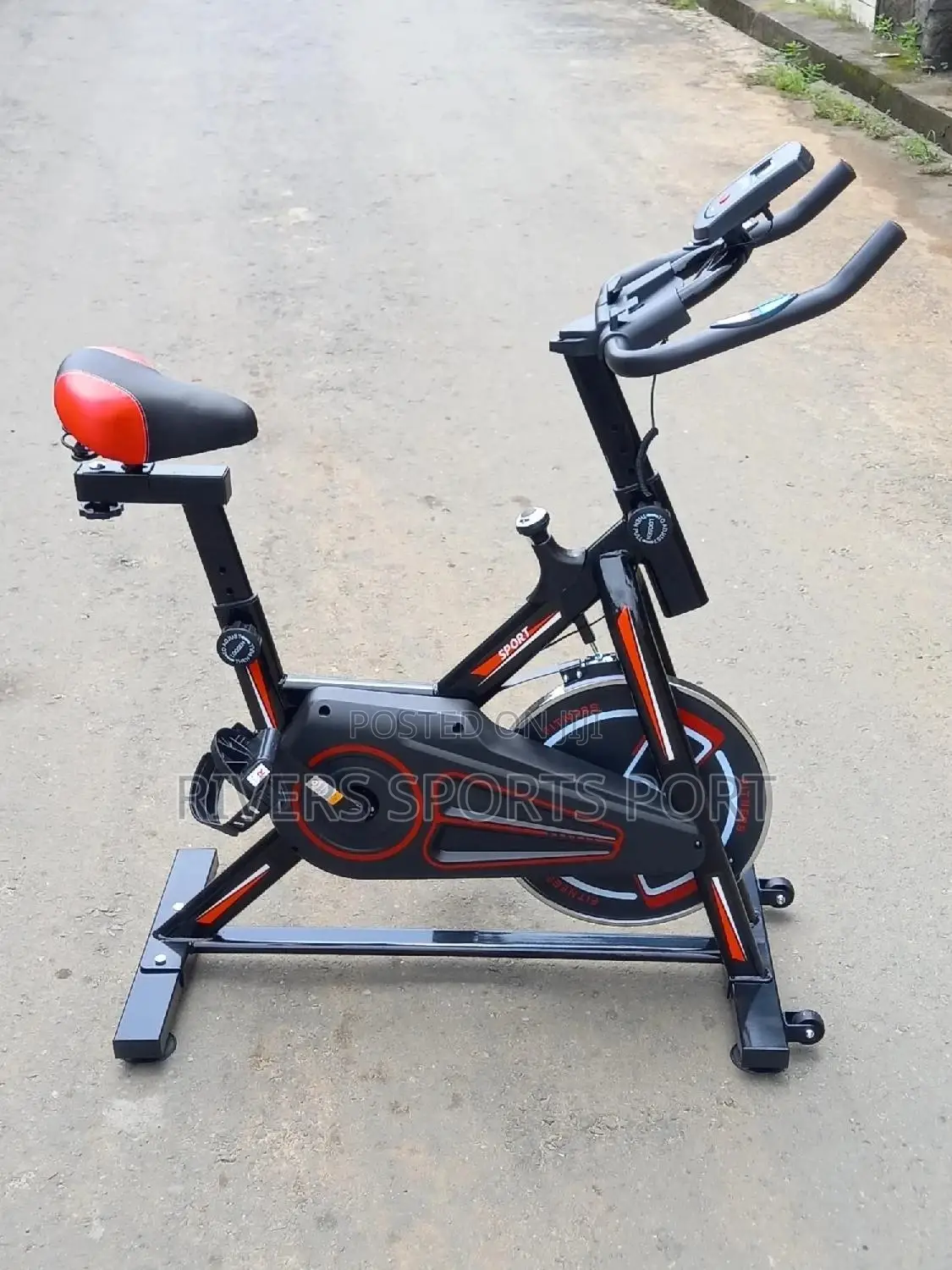 Deluxe Fitness Spinning Bike With Pulse Meter Phone Holder