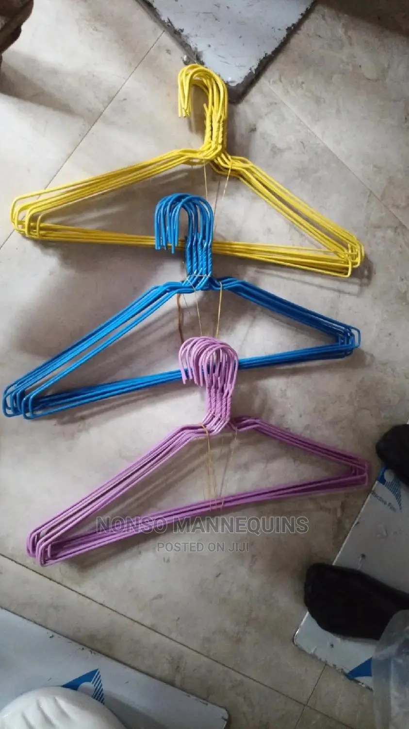 Different Colours Cheap 10 Pieces a Pack Hanger