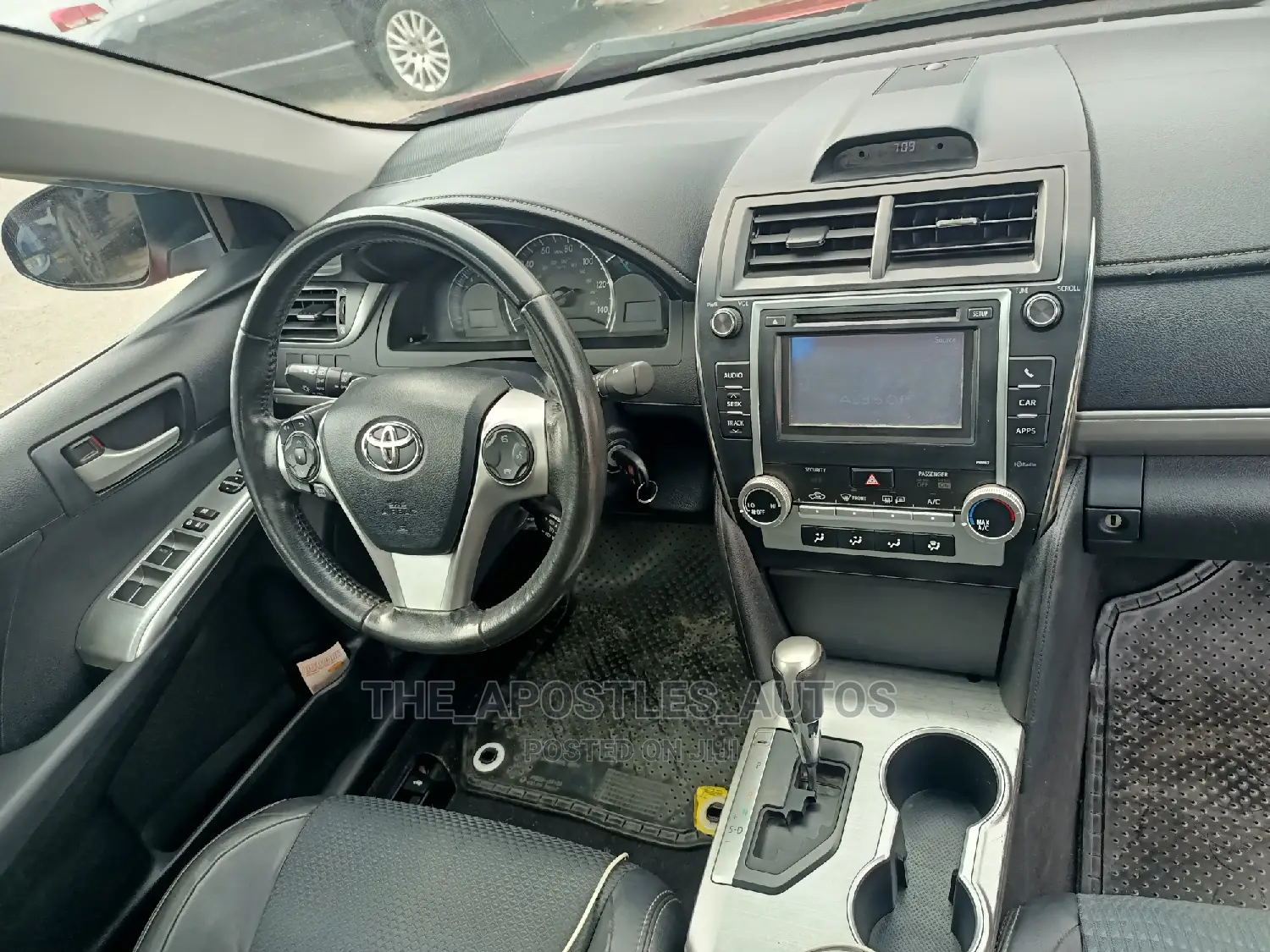 Toyota Camry SE 4dr Sedan (2.5L 4cyl 6A) 2012 Red
