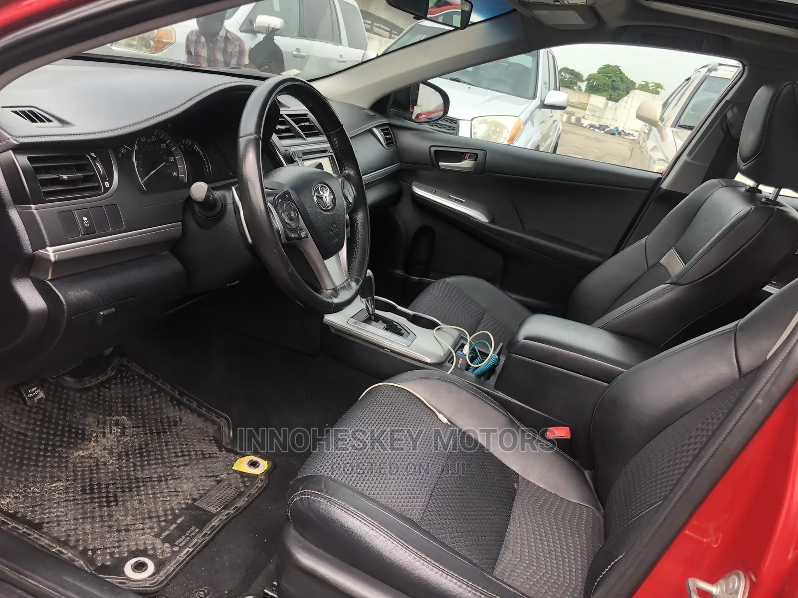 Toyota Camry SE 4dr Sedan (2.5L 4cyl 6A) 2013 Red