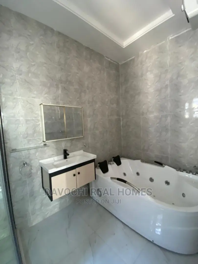 4bdrm Duplex in By Chevron Second for rent