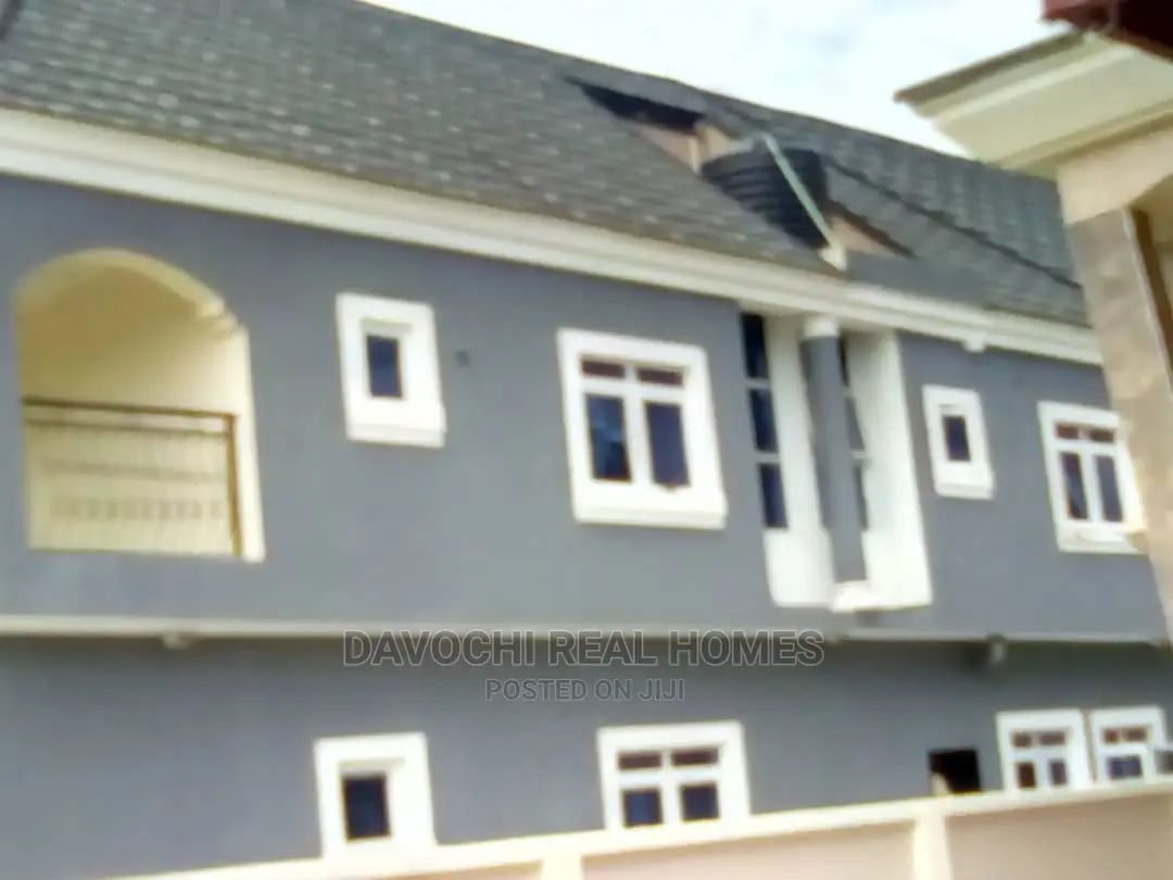 7bdrm Duplex in Diamond Estate, Sangotedo for Sale