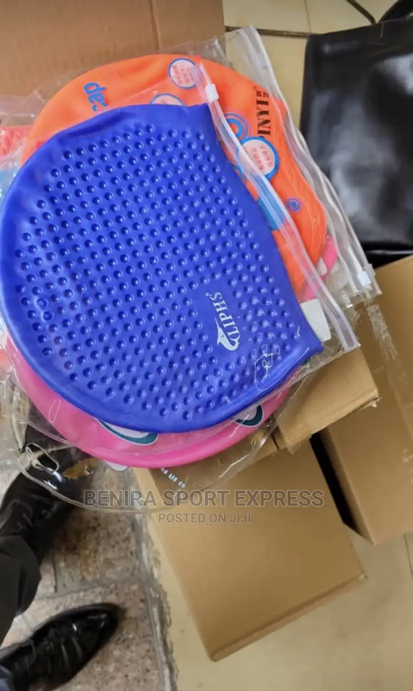 SWIMMING CAP ( Pimpled )