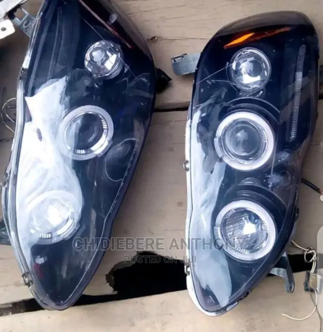 Highest Grade Corolla Headlight Yahoo Model 2005, Available