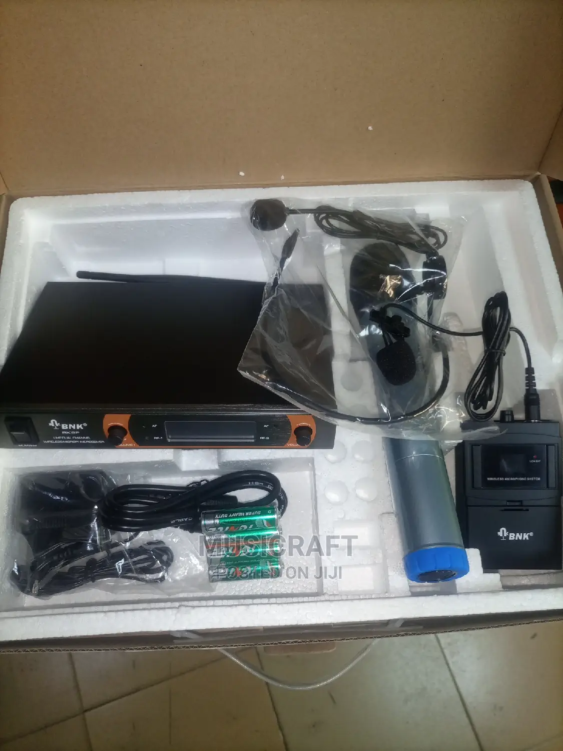 BNK Professional Wireless Microphone