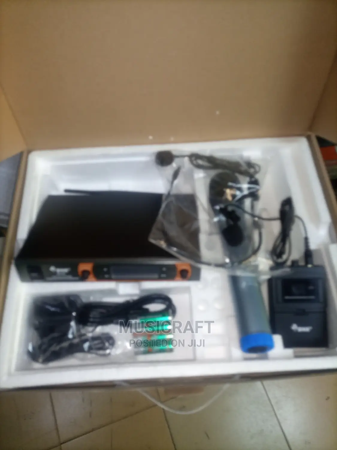 BNK Professional Wireless Microphone