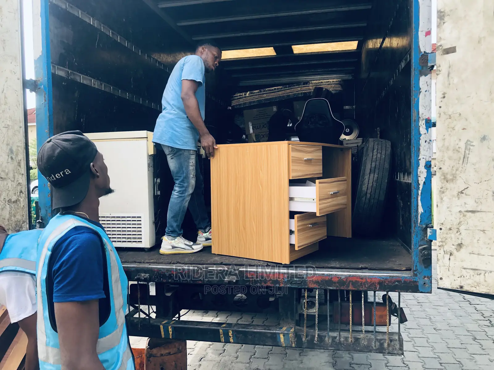 Truck for Home Relocation, Hire , and Logistics
