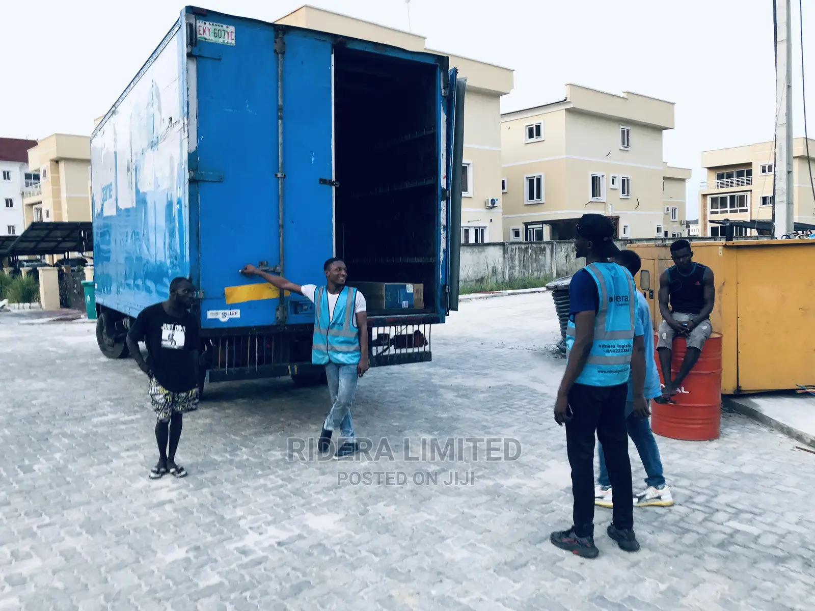 Truck for Home Relocation, Hire , and Logistics