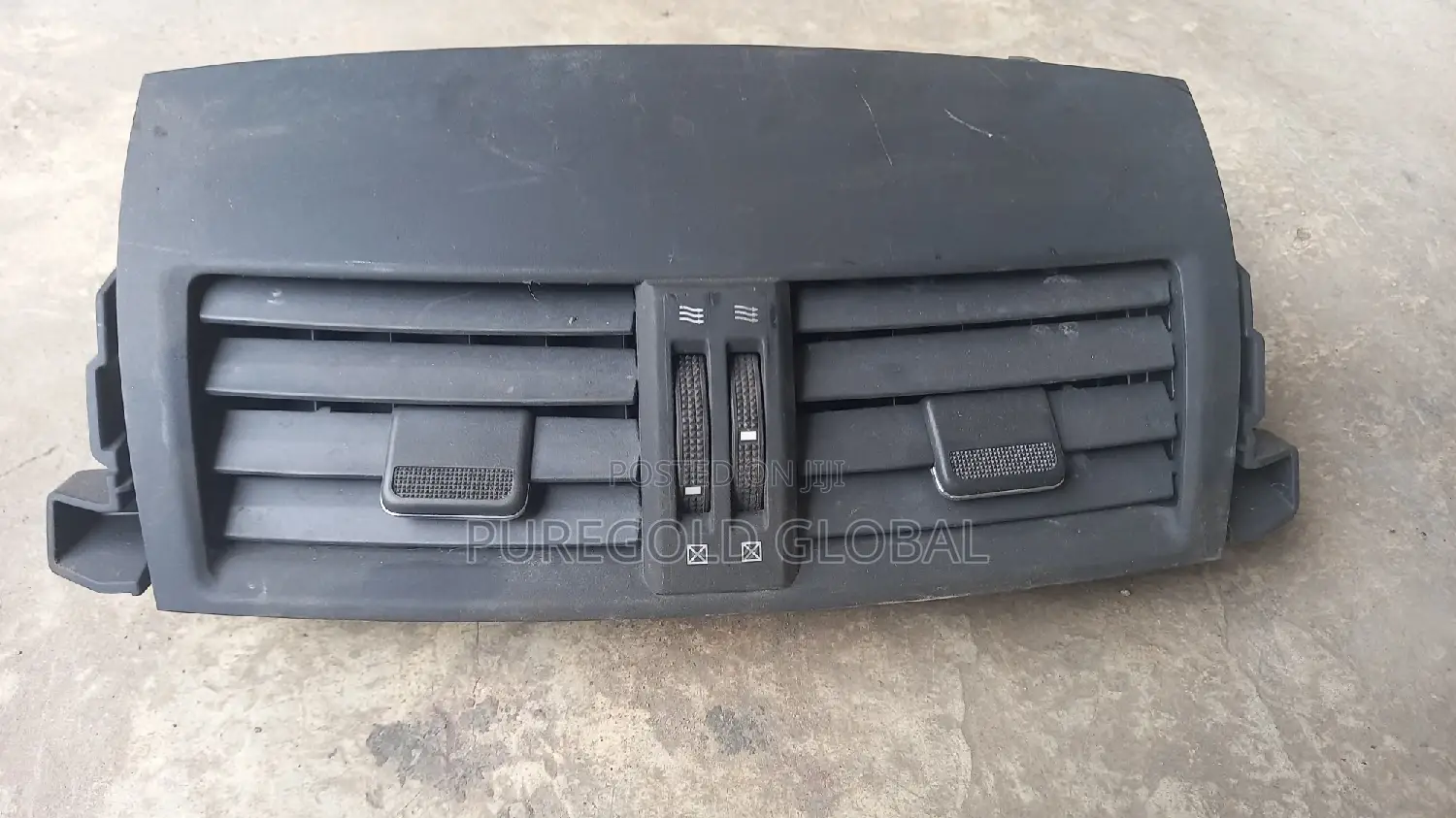 Centre Vent for Toyota Rav4 2010 Model