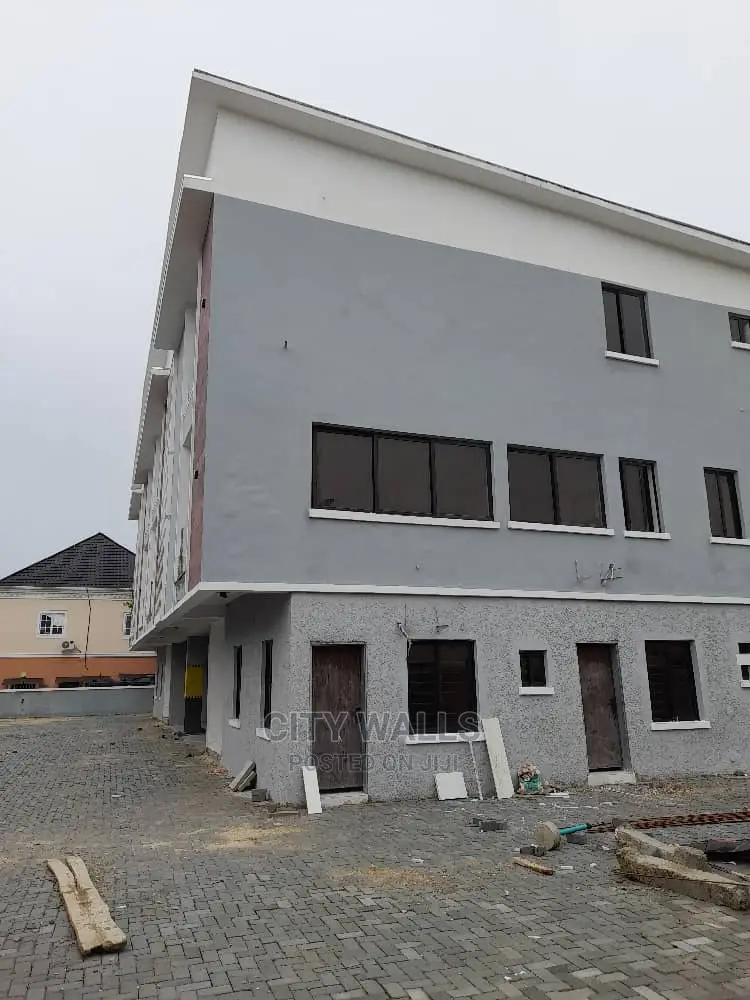 2bdrm Block of Flats in Bera Estate, Chevron for rent