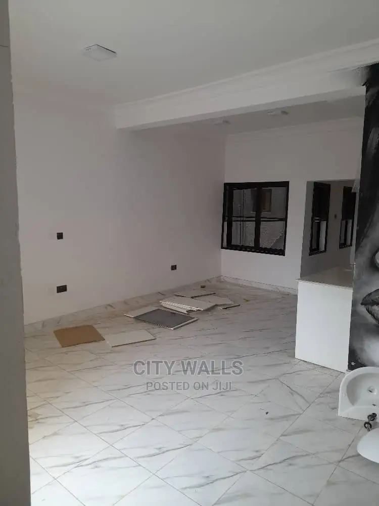 2bdrm Block of Flats in Bera Estate, Chevron for rent