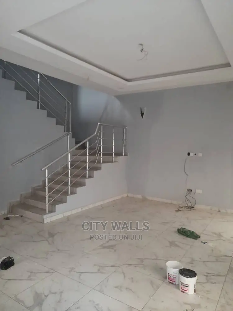 2bdrm Block of Flats in Bera Estate, Chevron for rent