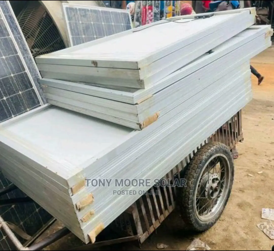 Canadian 300w Solar Panel